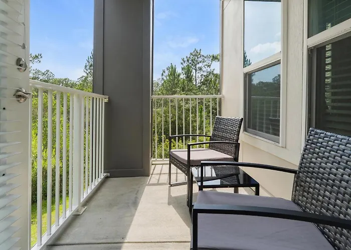 Landing Spectacular 2bd Clubhouse *