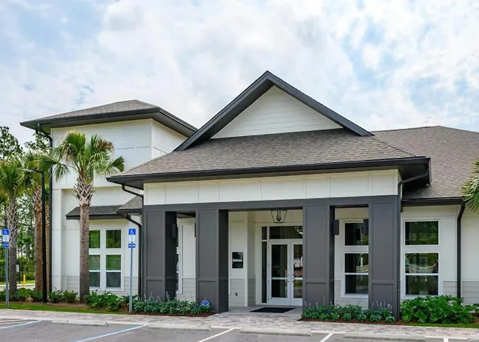 Landing Spectacular 2bd Clubhouse Pensacola