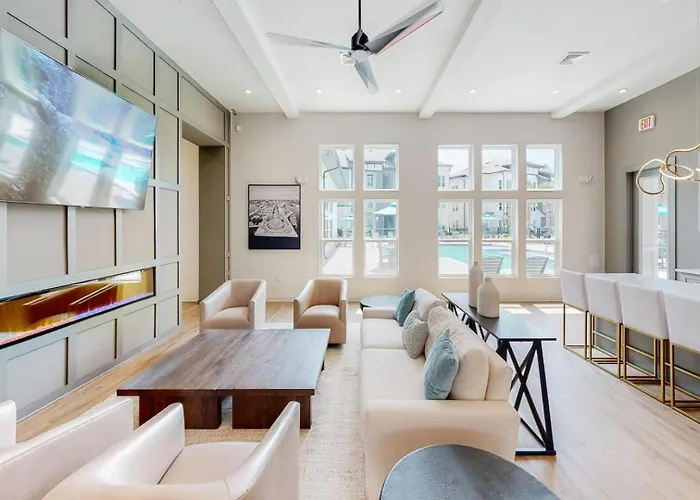 Landing Spectacular 2bd Clubhouse *