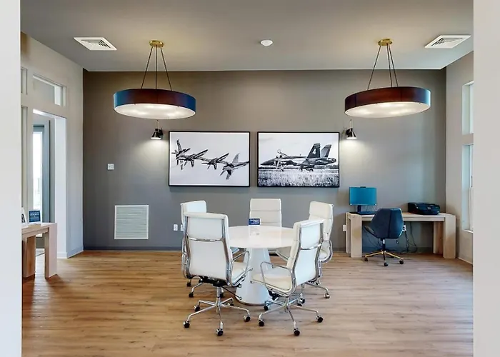 Apartment Landing Spectacular 2bd Clubhouse