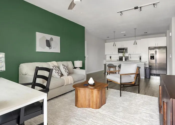 Landing Spectacular 2bd Clubhouse