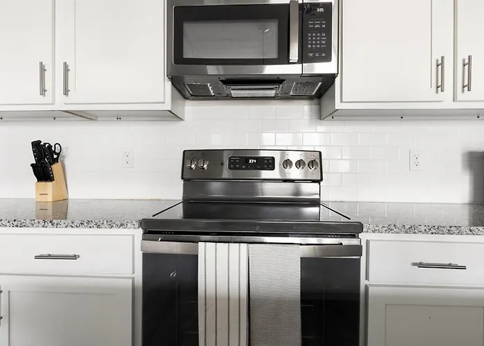 Landing Spectacular 2bd Clubhouse * Pensacola